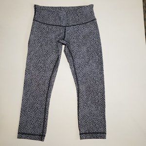 Lululemon Black and White Crop Leggings Sz 6